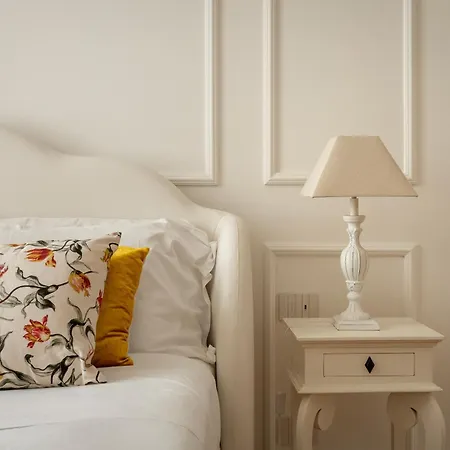 Apartment Santa Tecla Living Ruggero Di Lauria 2 Milan